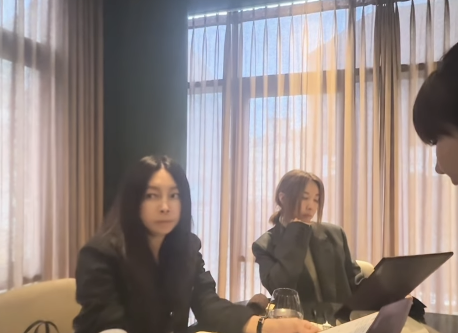 완선의 첫 뉴욕 전시를 앞두고 함께한 밤.